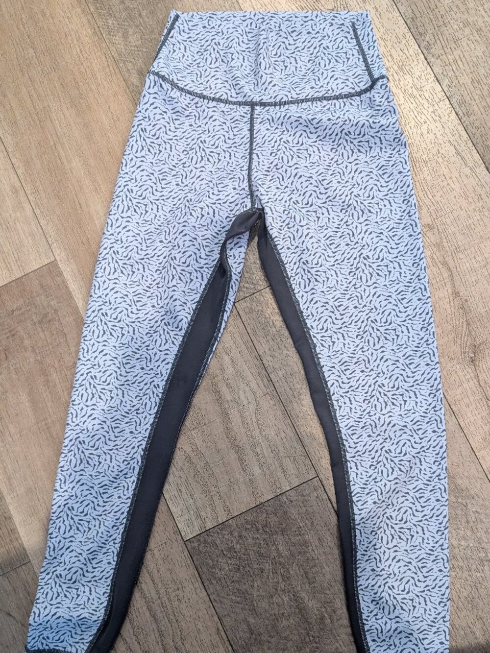 Allfenix Leggings Womens Small High Rise Moisture Wicking Powder Cheetah 25"